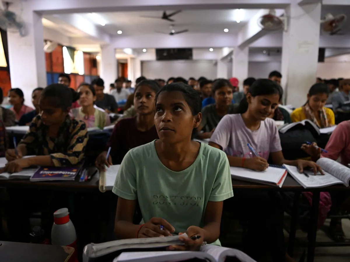 အိန္ဒိယ CBSE စာမေးပွဲ အရှုပ်တော်ပုံက ဝန်ကြီးချုပ် မိုဒီအပေါ် ကျောင်းသားများ ဒေါသထွက်စေခဲ့ပုံ