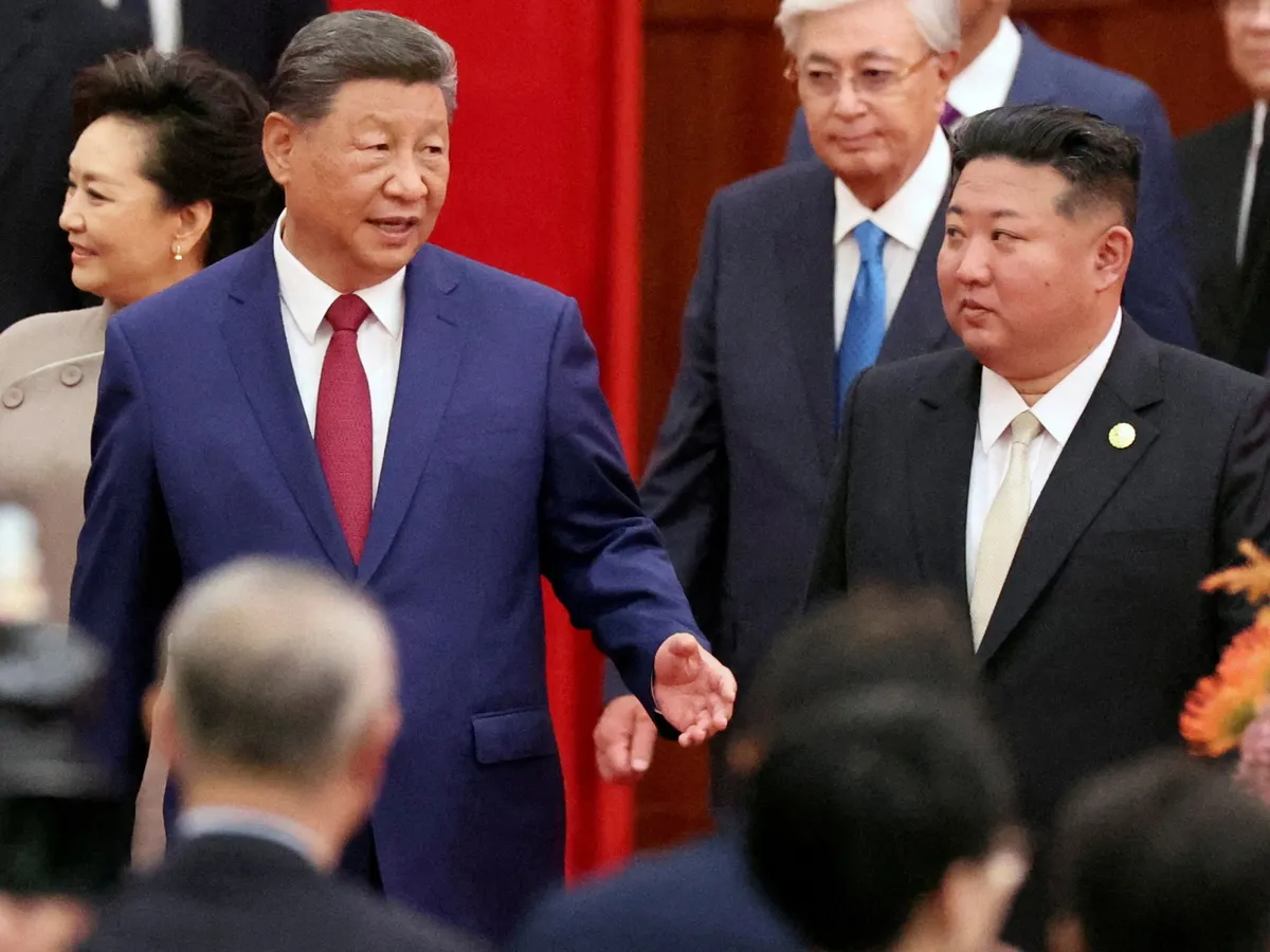 တရုတ်သမ္မတ ရှီကျင့်ဖျင် မြောက်ကိုရီးယားသို့ ဆက်ဆံရေး ခိုင်မာစေရန် သွားရောက်