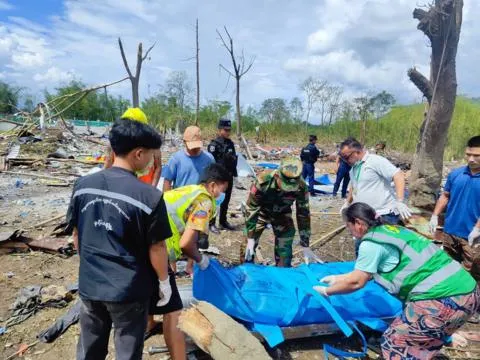 တိုက်ရိုက်ထုတ်လွှင့်မှု, နမ့်ခမ်းက ပေါက်ကွဲမှုကြောင့် တရုတ်နိုင်ငံသား ၃ ဦးအပါအဝင် သေဆုံး ၄၆ ဦးအထိရှိလာ
