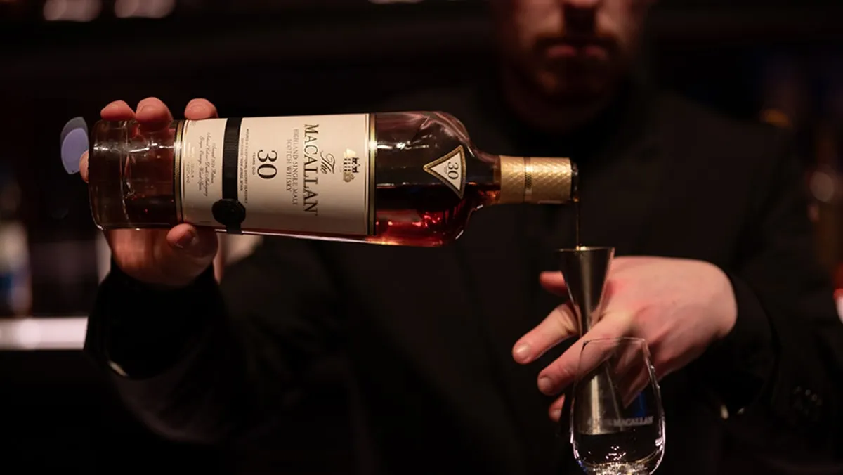 The Macallan သည် ကမ္ဘာ့အလိုချင်ဆုံး single malt ဝီစကီများထဲမှ တစ်ခုအဖြစ် ဘာကြောင့် ဆက်လက်တည်ရှိနေရသနည်း။