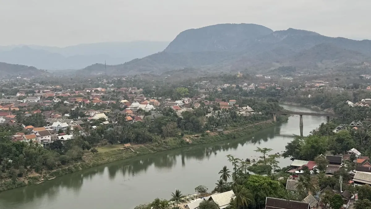 လျှို့ဝှက်စစ်ပွဲ၊ တန်ဖိုးမထားကြသည့် အစားအစာနှင့် တရုတ်တို့၏လွှမ်းမိုးမှု - လာအိုနိုင်ငံသို့ သွားရောက်လေ့လာခဲ့ပြီး လမ်းဆုံလမ်းခွတွင်တွေ့ရှိခဲ့ရခြင်း