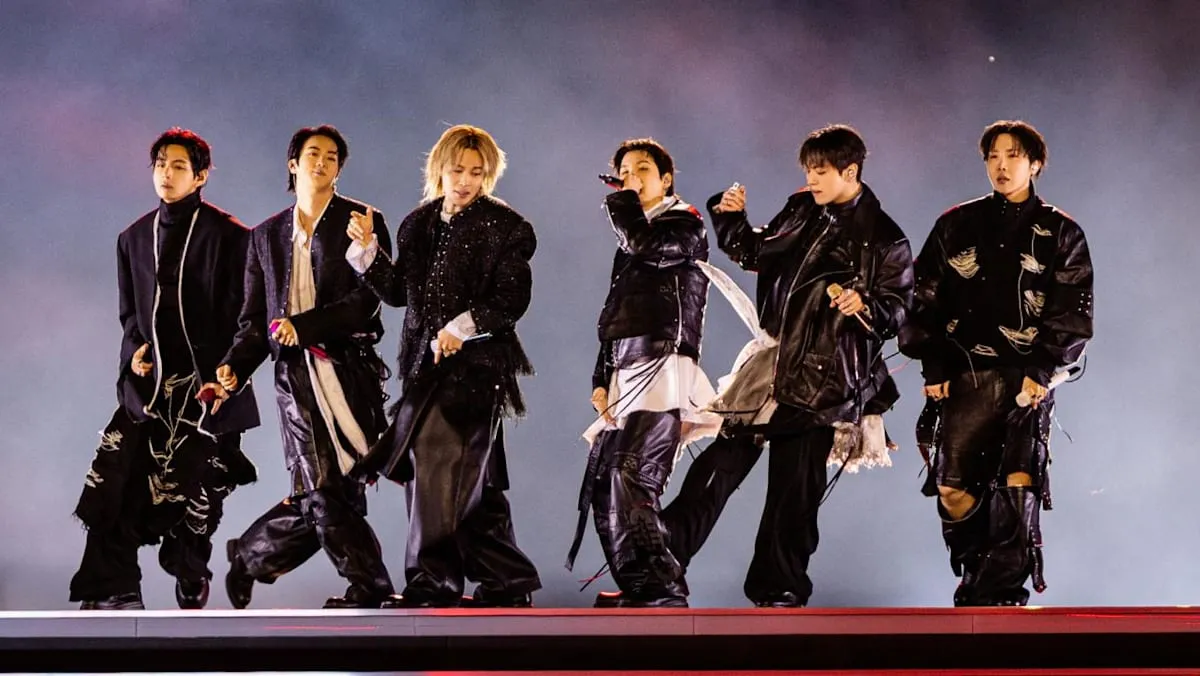 BTS Arirang စင်ကာပူ လက်မှတ်များ: ပရိသတ်အချို့က ၁၀ မိနစ်အတွင်း VIP ထိုင်ခုံများ ရရှိခဲ့ကြပြီး၊ အချို့ကမူ ပထမဆုံး ကြိုတင်ရောင်းချသည့်နေ့တွင် တန်းစီနေဆဲဖြစ်သည်။