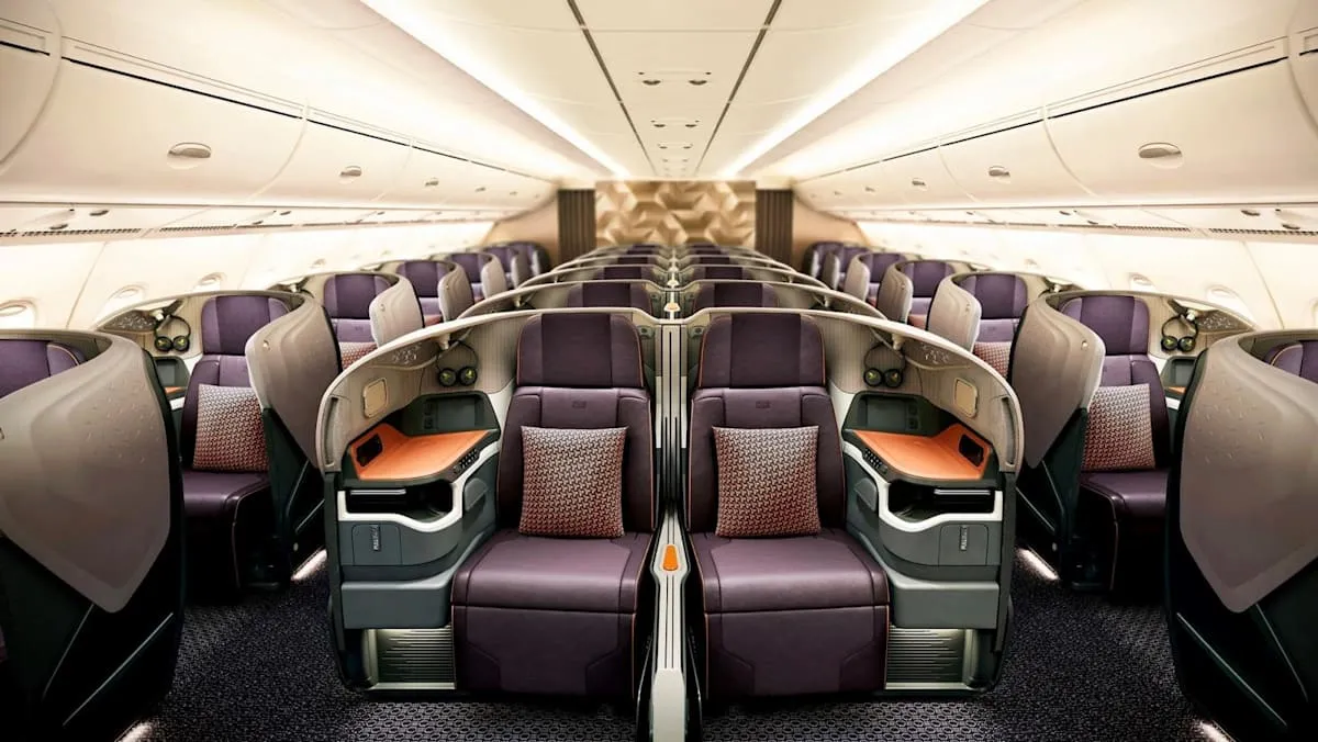 စင်ကာပူလေကြောင်းလိုင်းသည် Business Class ထိုင်ခုံကြိုတင်ရွေးချယ်ခြင်းကို လေယာဉ်လက်မှတ်အမျိုးအစားနှင့် အသင်းဝင်မှုအပေါ်မူတည်၍ ကန့်သတ်ထားသည်။