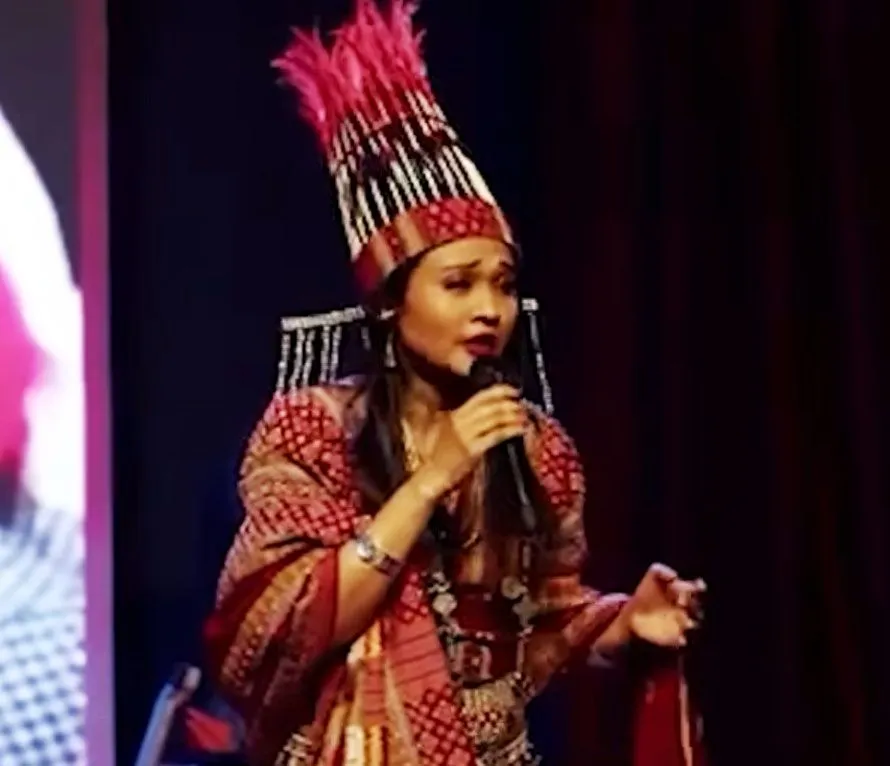 ရုံပြည့်ရုံလျှံ အားပေးခဲ့ကြသည့် ဂျော့ရှုဝါဗန် နှင့် ဖြူဖြူကျော်သိန်းတို့၏ ဖျော်ဖြေပွဲ (ရုပ်သံ)