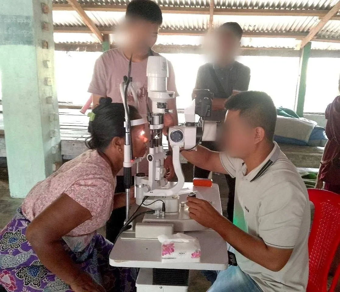 စစ်ရှောင်မျက်စိဝေဒနာရှင်များကို အာရက္ခပြည်သူ့ကျန်းမာရေးဌာနက အခမဲ့ ခွဲစိတ်ကုသပေး