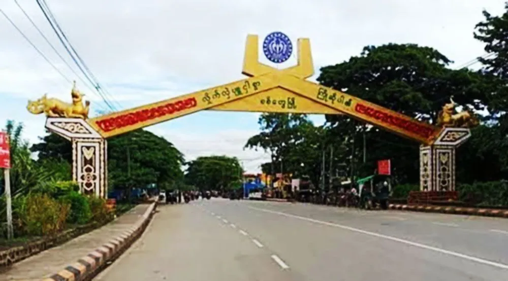 စစ်တွေတွင် တိုက်ပွဲပြင်းထန်လာသဖြင့် စစ်အာဏာရှင်က ဝန်ထမ်းအချို့ကို ရန်ကုန်ပြန်ပို့