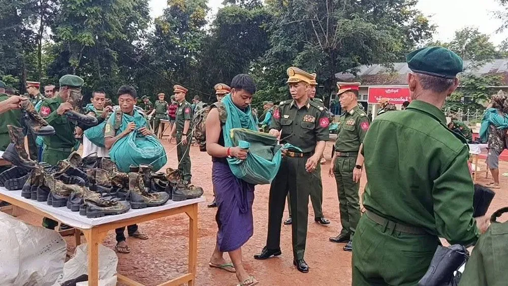 ရေကြည်တွင် လိမ်လည်စည်းရုံးခံရသည့် စစ်မှုထမ်း လူငယ် ၁ ဦး သေဆုံး