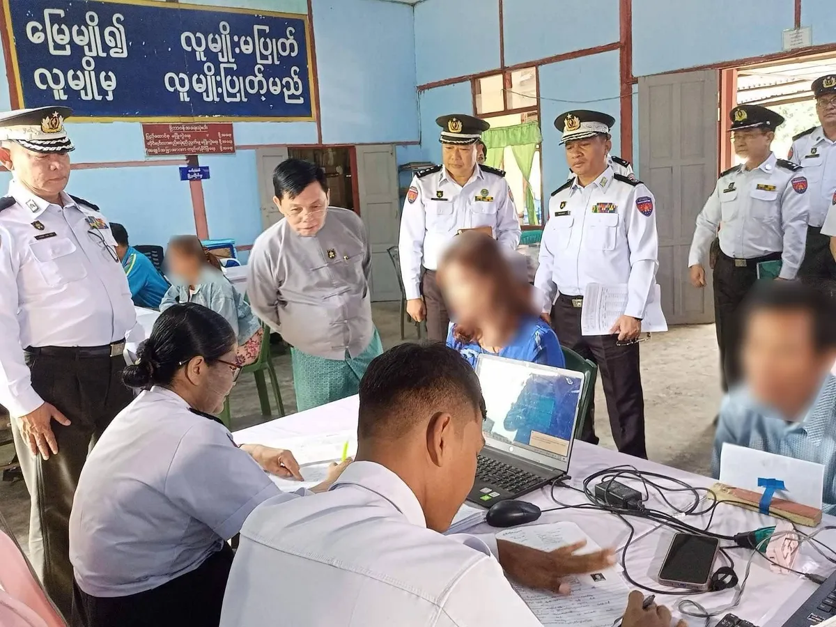 ရန်ကုန်တွင် စစ်အာဏာရှင်လက်အောက်ခံ လဝကဝန်ထမ်းများက လာဘ်စားနေ