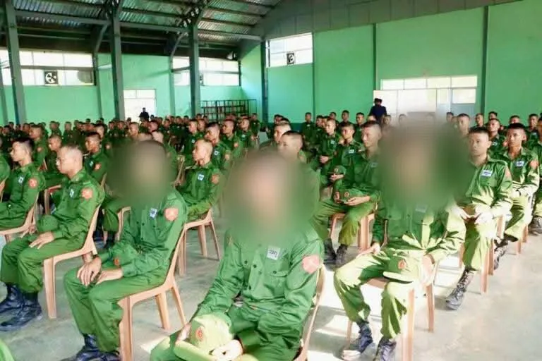 ဖျာပုံတွင် နှစ်ပြည့်စစ်မှုထမ်းလူငယ်များကို အိမ်ပြန်ခွင့်မ​ပေးဘဲ ရှေ့တန်းပြန်ပို့