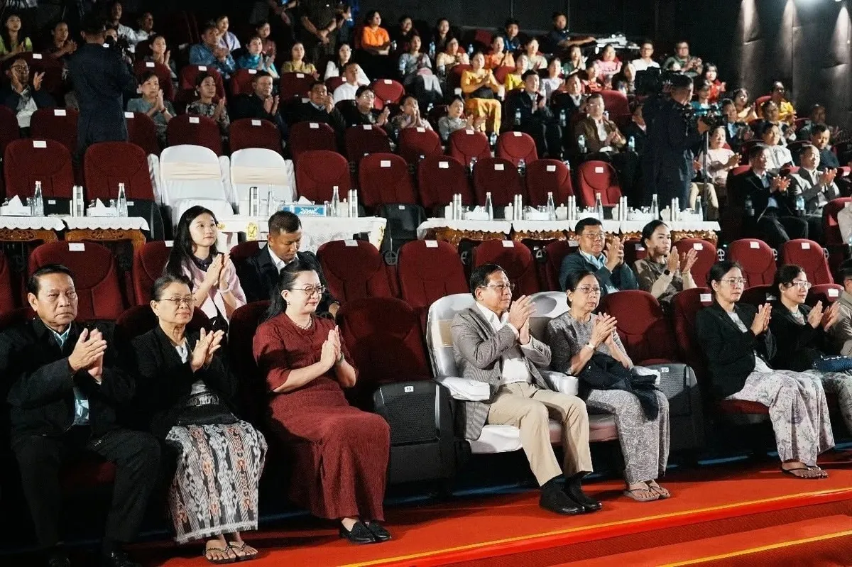 စစ်အာဏာရှင်နှင့်အဖွဲ့ကို တရုတ်က ရုပ်ရှင်ပြ