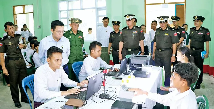 ပုသိမ်တွင် မှတ်ပုံတင်ခ ငွေကျပ် ၈၀,၀၀၀ တောင်းခဲ့သည့် လဝက တိုက်နယ်မှူး စစ်ဆေးခံရ