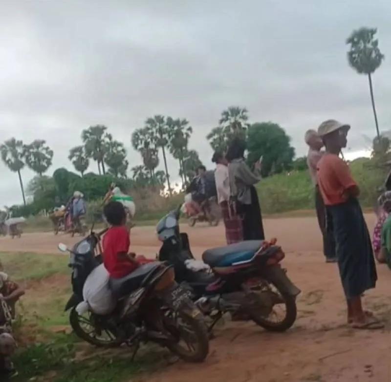 စစ်အုပ်စု စစ်ကြောင်းထိုးမှုကြောင့် မြိုင်တွင် ဒေသခံ သောင်းချီ စစ်ဘေးတိမ်းရှောင်နေရ