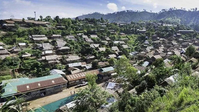 နယ်စပ်ဒုက္ခသည်စခန်းများ ပိတ်သိမ်းပြီးနောက် ဒုက္ခသည်များ မိမိခြေထောက်ပေါ် မိမိရပ်တည်ရမည်ဟုဆို - BUR.MIZZIMA.COM