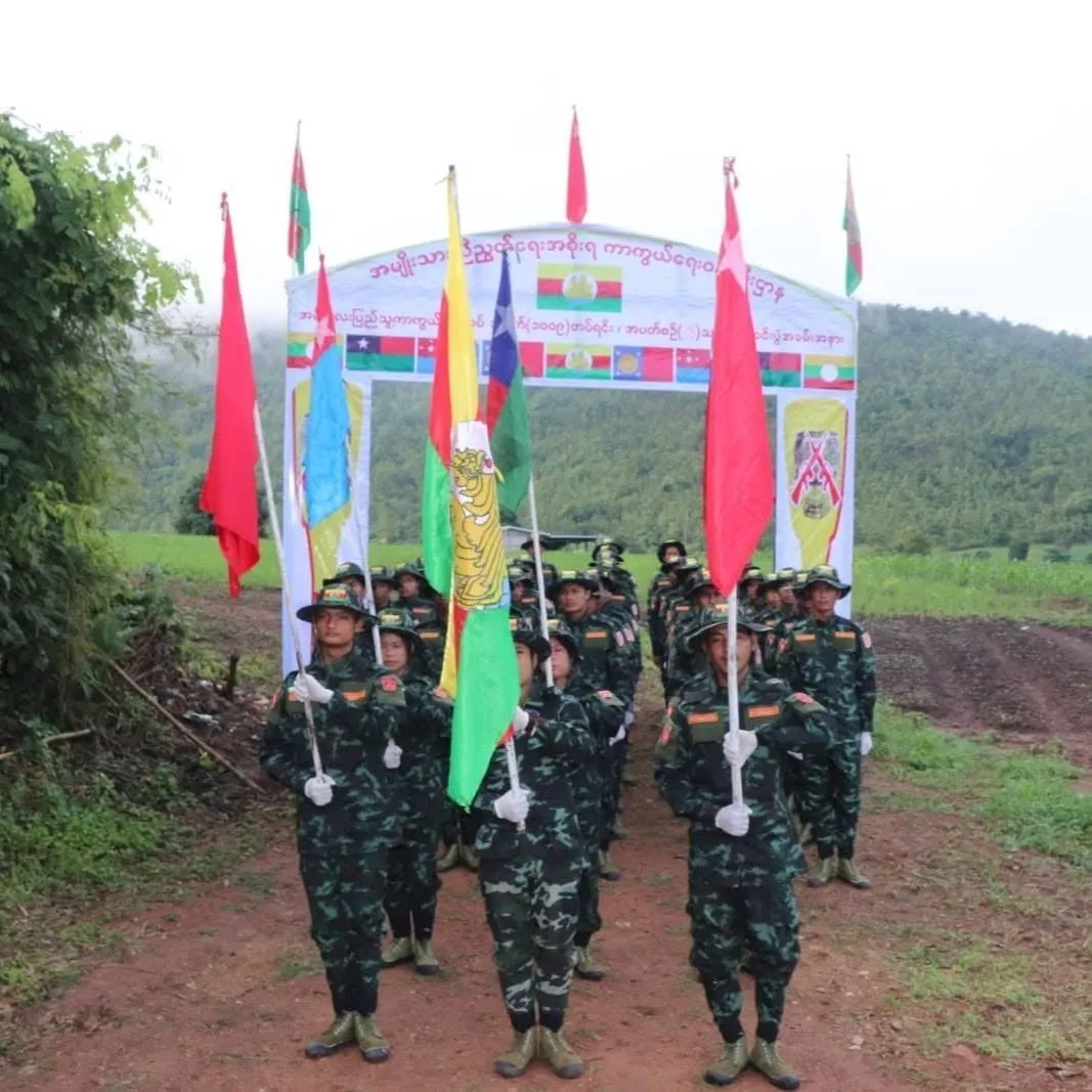 အင်းလေးတွင် IPDF ရဲဘော်နှစ်ဦး ဖမ်းဆီးခံရ၊ ဆက်နွှယ်သူများ အရေးပေါ်တိမ်းရှောင်ရန် IPDF သတိပေး - BUR.MIZZIMA.COM