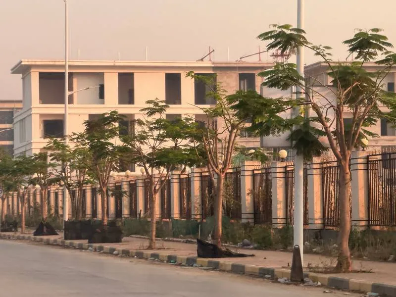 ရွှေကုက္ကိုလ်က ကျားဖြန့် အဆောက်အအုံ ၆၀ နီးပါးကို ဖျက်ဆီးခဲ့ဟု စစ်အုပ်စု ဆိုသော်လည်း လုပ်ငန်းများ ဆက်လက်လည်ပတ်နေဟု ဒေသခံပြော