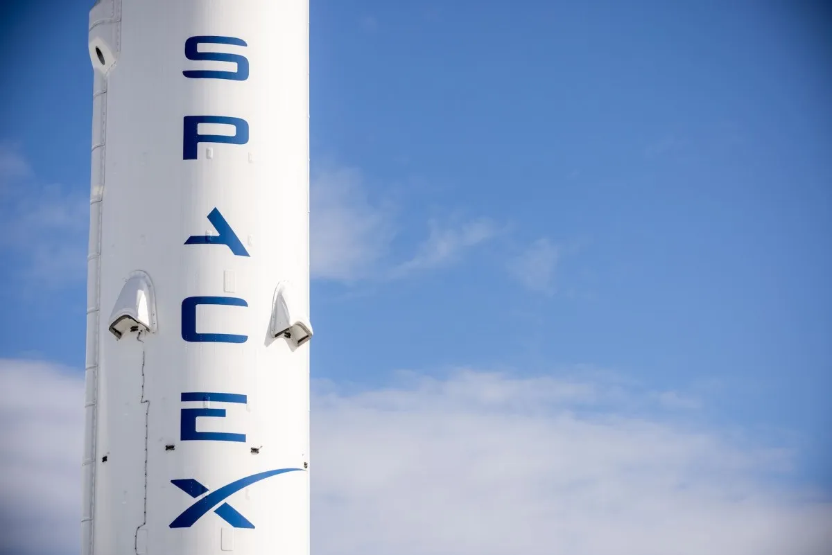 SpaceX ရှယ်ယာ စတင်ရောင်းချပြီးနောက် ရော်ဘင်ဟုဒ်တွင် စံချိန်တင် ဝင်ရောက်မှုများ မြင်တွေ့ရသည်။