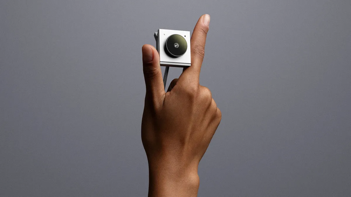 OpenAI ထံမှ ရန်ပုံငွေများစွာရရှိထားသည့် Opal သည် AI စွမ်းအင်သုံး အသံဖမ်းစက်ပစ္စည်းတစ်ခုကို ထုတ်လုပ်နေ